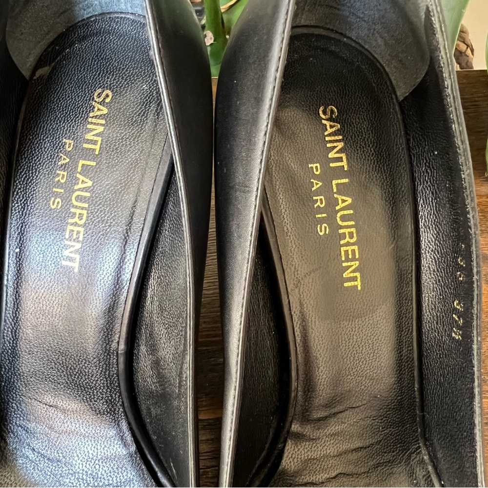 Saint Laurent Black Leather Pointed Toe Heels 37.5 $875 - Picture 9 of 17